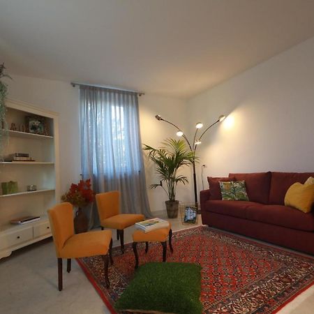 Villa Corbezzolo Luino Luaran gambar